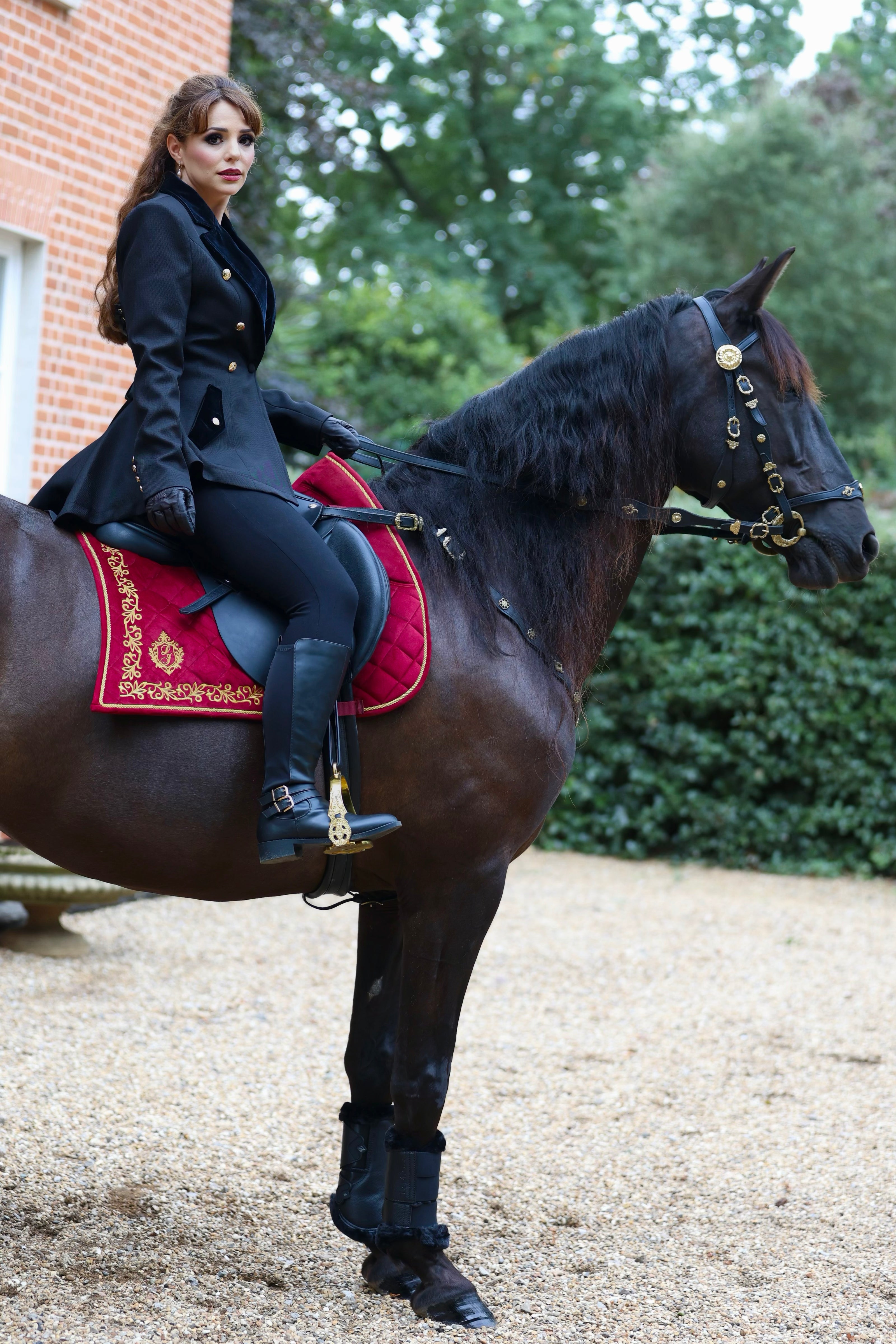 *LIMITED AVAILABILITY PRE-ORDER* The, ‘CHELSEA ROSE' Jacket. Exclusively Designed By Laura Jeanne. Expected arrival: Mid December (Estimate Only) ENJOY 20% OFF WITH CODE 'LJ20'. Offer ends 23rd Oct.